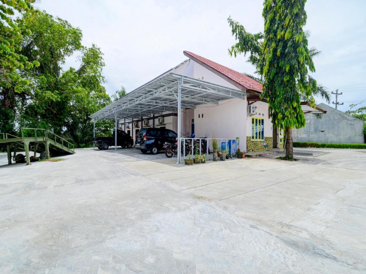 Oyo 90263 Hotel Diva Golf Bengkulu Ngoại thất bức ảnh