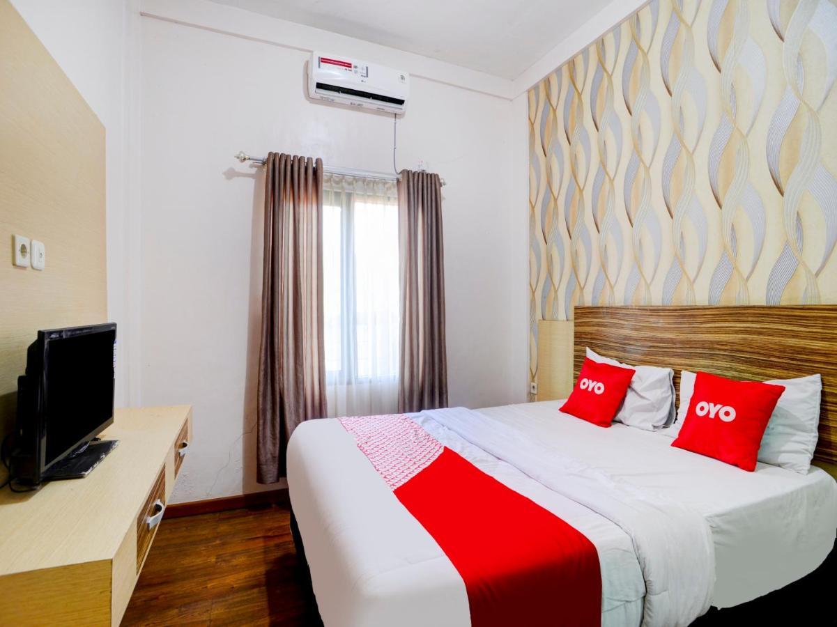 Oyo 90263 Hotel Diva Golf Bengkulu Ngoại thất bức ảnh