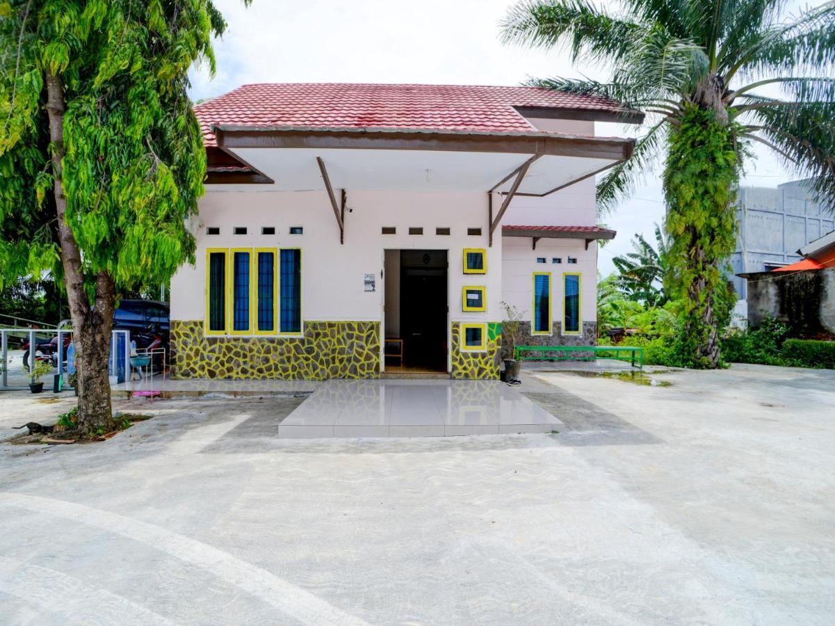 Oyo 90263 Hotel Diva Golf Bengkulu Ngoại thất bức ảnh