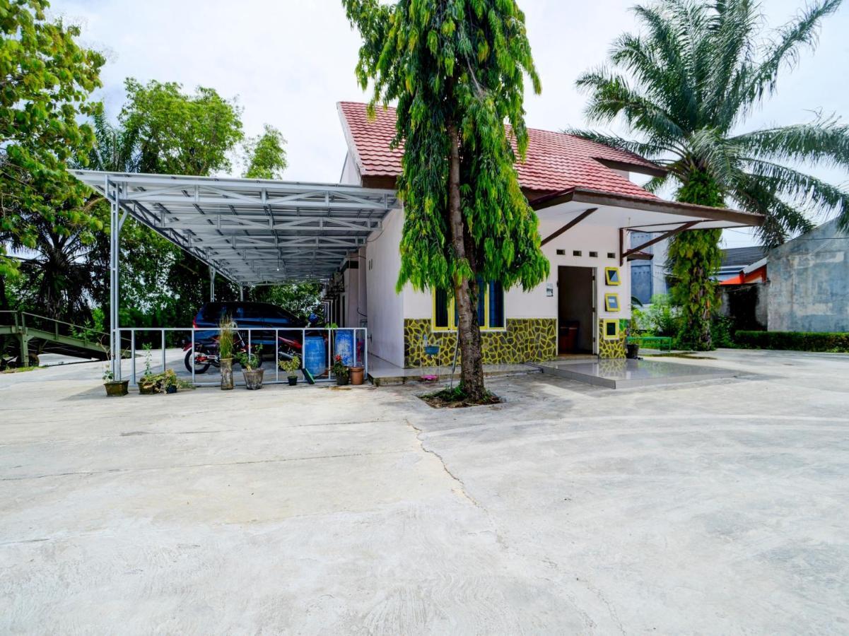 Oyo 90263 Hotel Diva Golf Bengkulu Ngoại thất bức ảnh