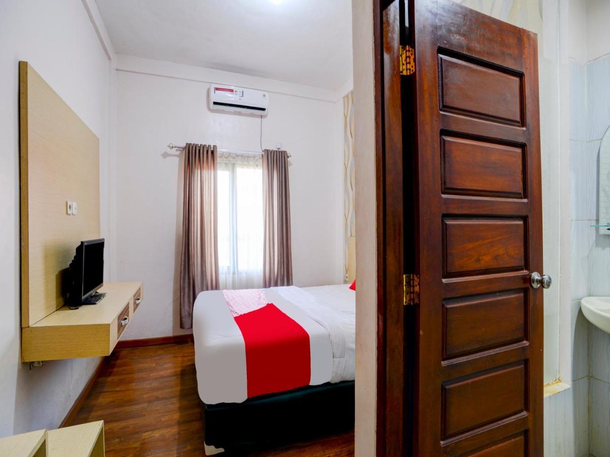 Oyo 90263 Hotel Diva Golf Bengkulu Ngoại thất bức ảnh